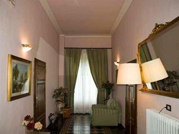 Porta All'arco Hotel 3*